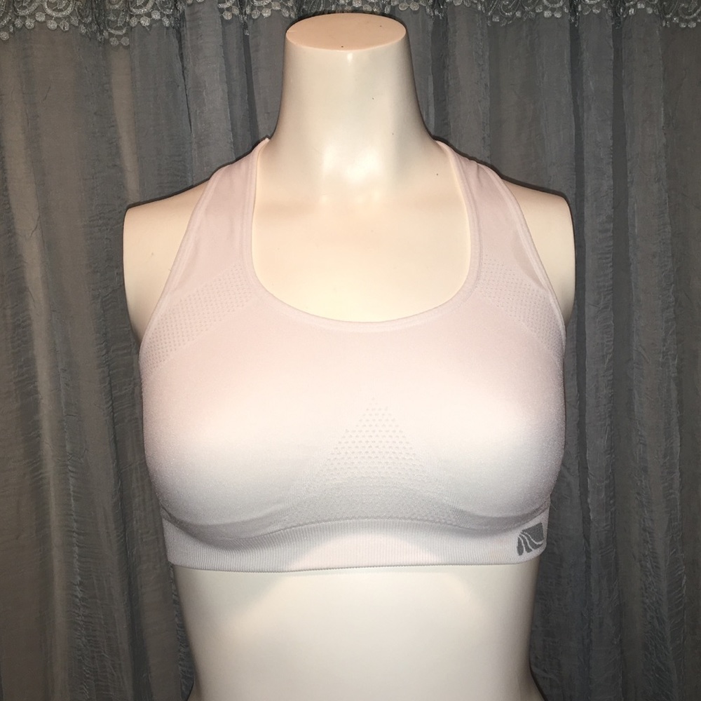 Marika sports bra